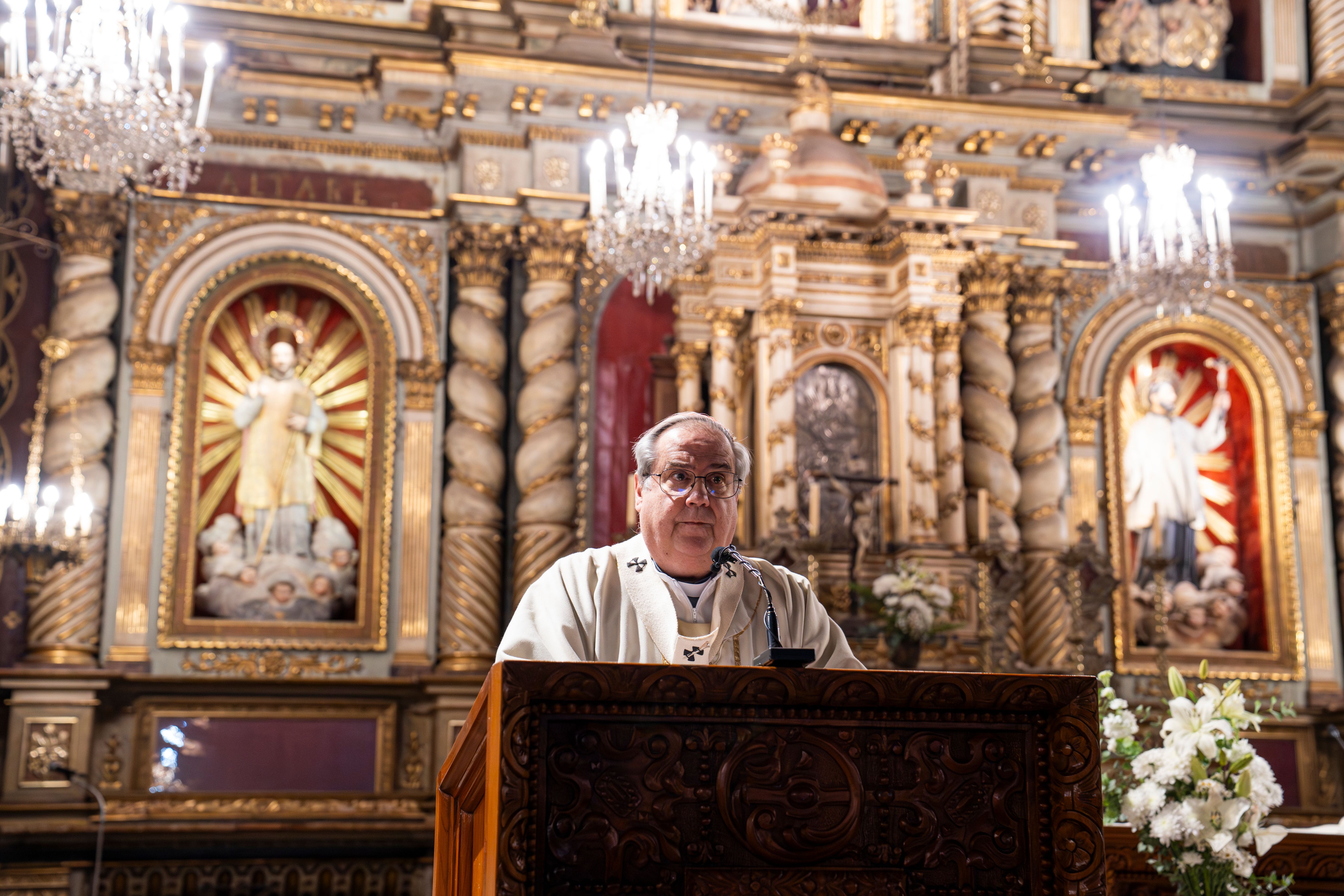 70 misa cardenal rossi.jpg