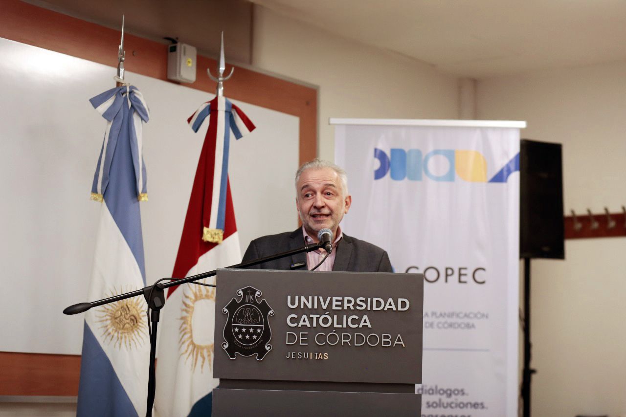 José Emilio Graglia 1.jpg
