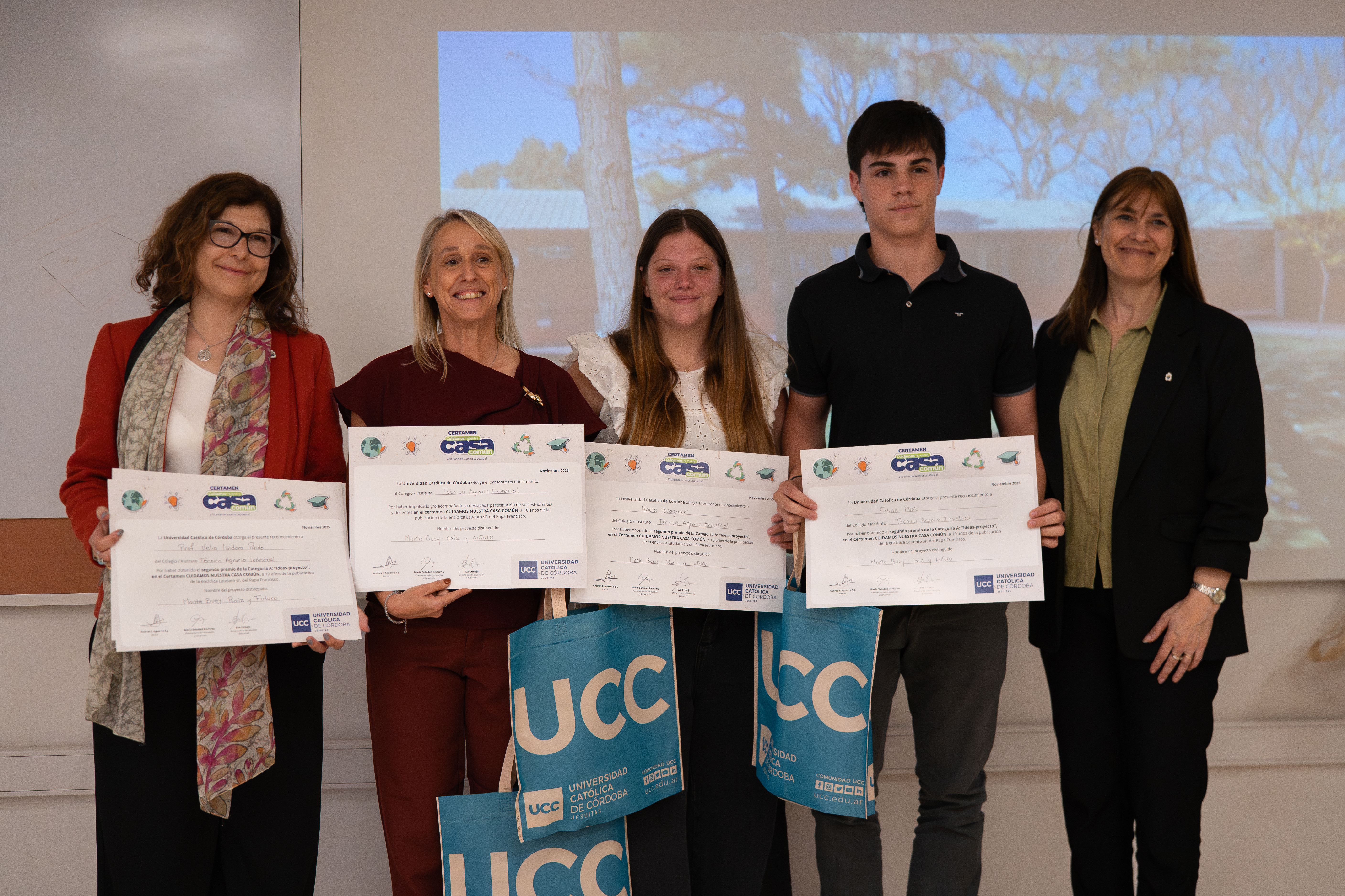 premiados con eva y moni.jpg