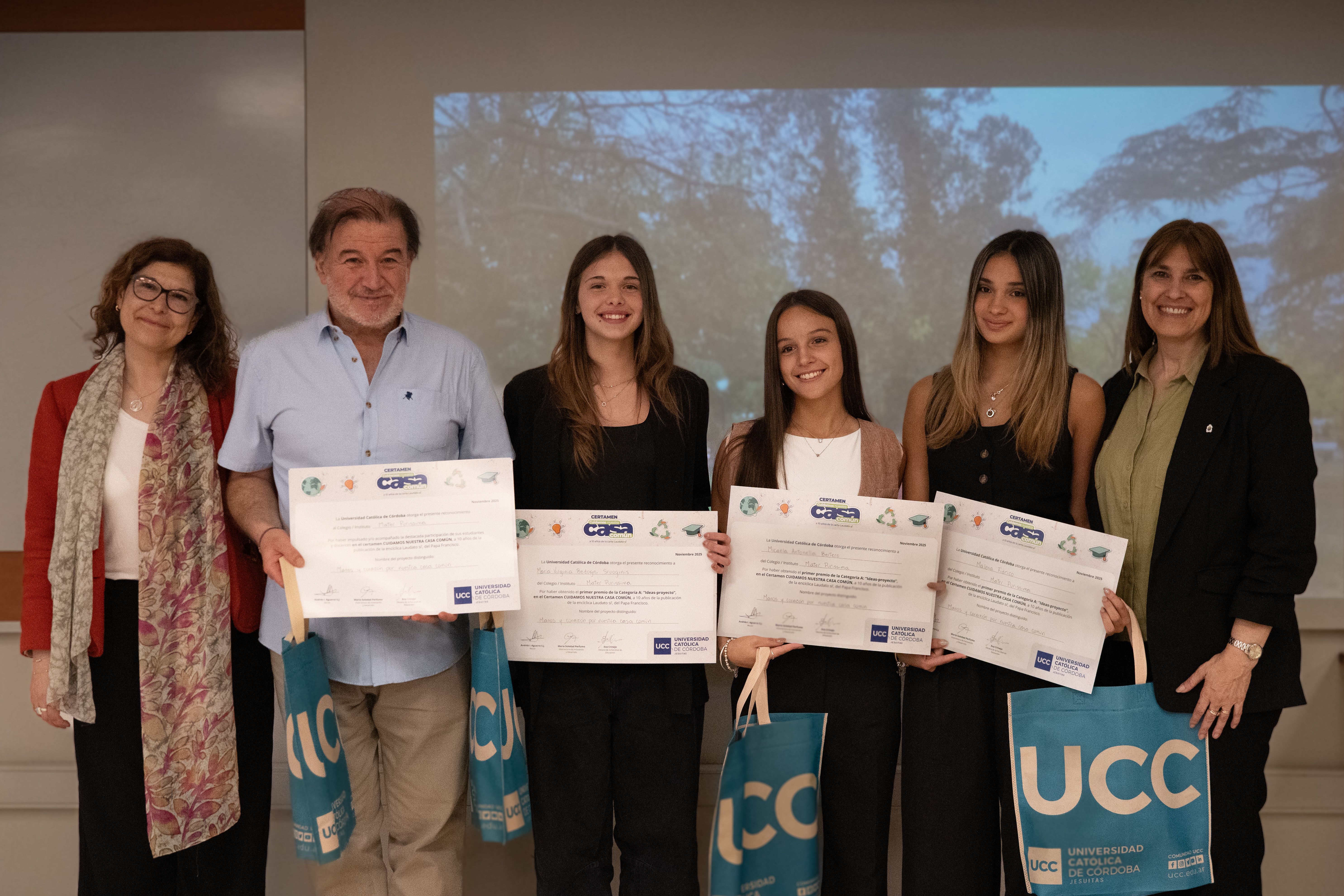 premiados con eva y moni otra.jpg